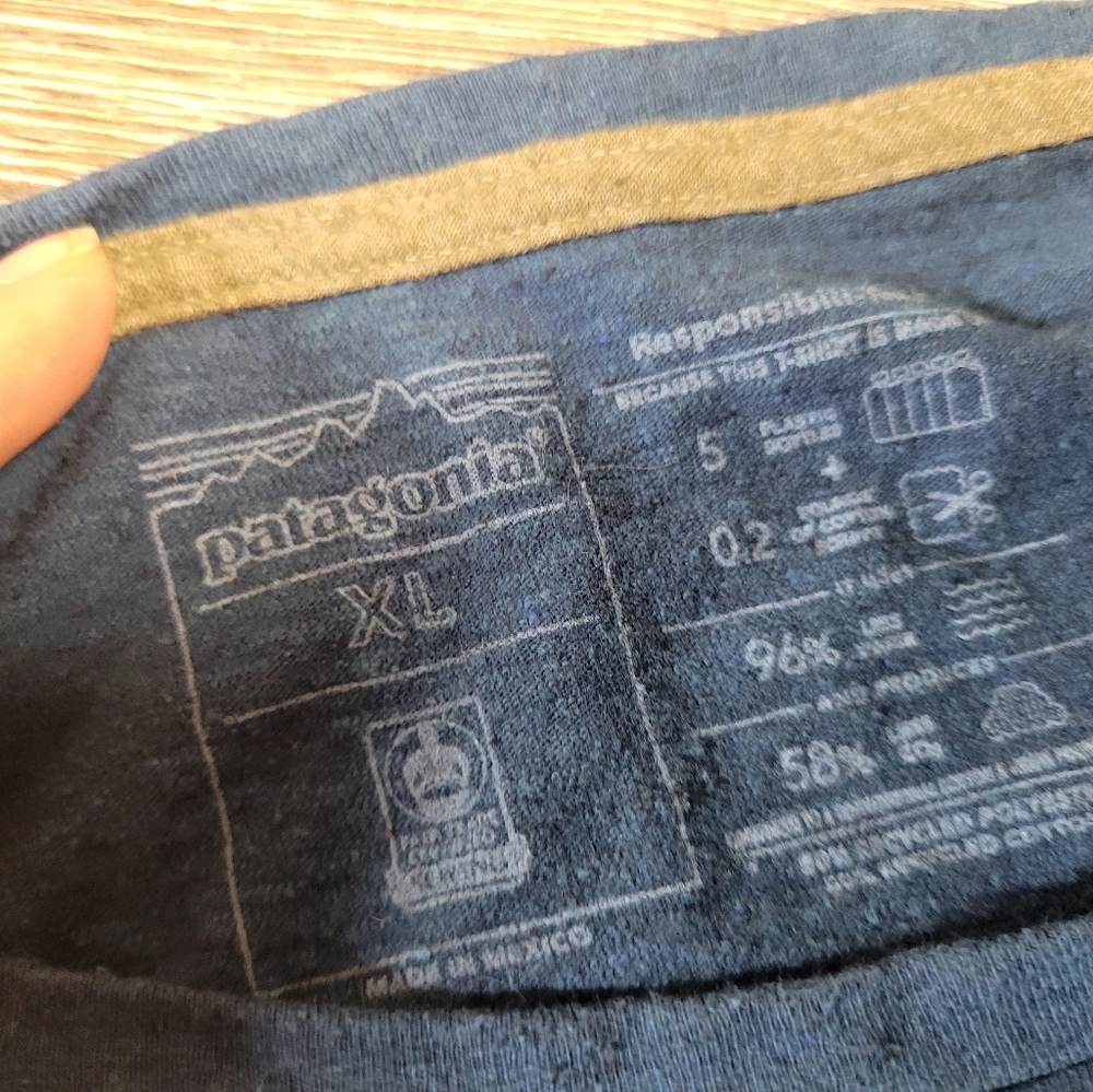 Patagonia Heather Blue Women's Tshirt Size XL - Picture 3 of 3